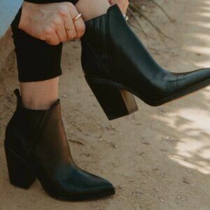 Marc Fisher Gadri Black Leather Heeled Booty - 11 M